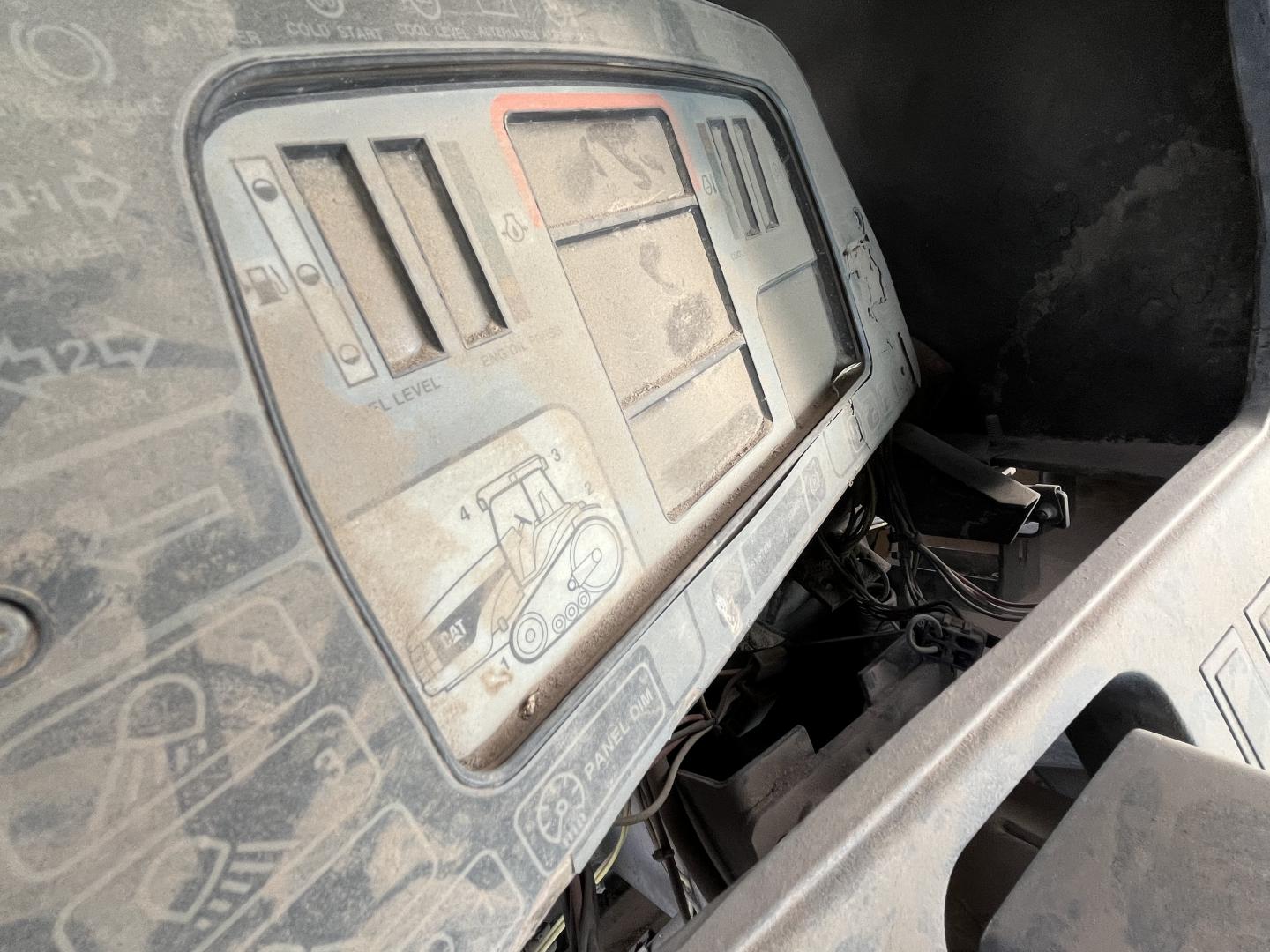 ./imagenes/INVOICE/2019/16243/TRACTOR CHALLENGER 55 (26).JPG